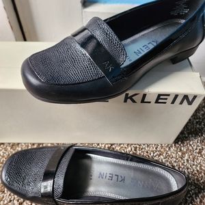 Anne Klein women's black flats
